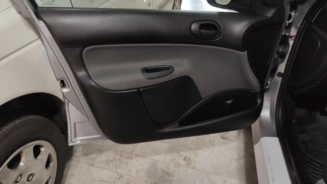 تصویر پژو 207 مدل 1404 ا دنده ای سقف شیشه ای - ESP ارتقا یافته دنده ای سقف شیشه ای - ESP ارتقا یافته