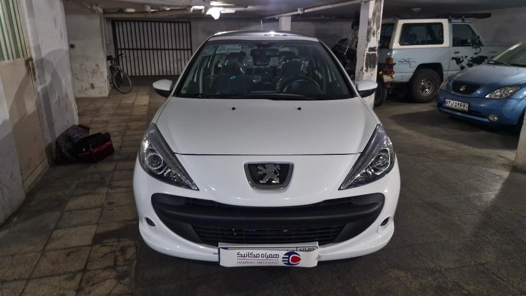 تصویر پژو 207 مدل 1404 ا دنده ای سقف شیشه ای - TU5P دنده ای سقف شیشه ای - TU5P