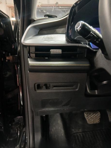 تصویر ام وی ام X33 CROSS مدل 1402 ا اتوماتیک اتوماتیک