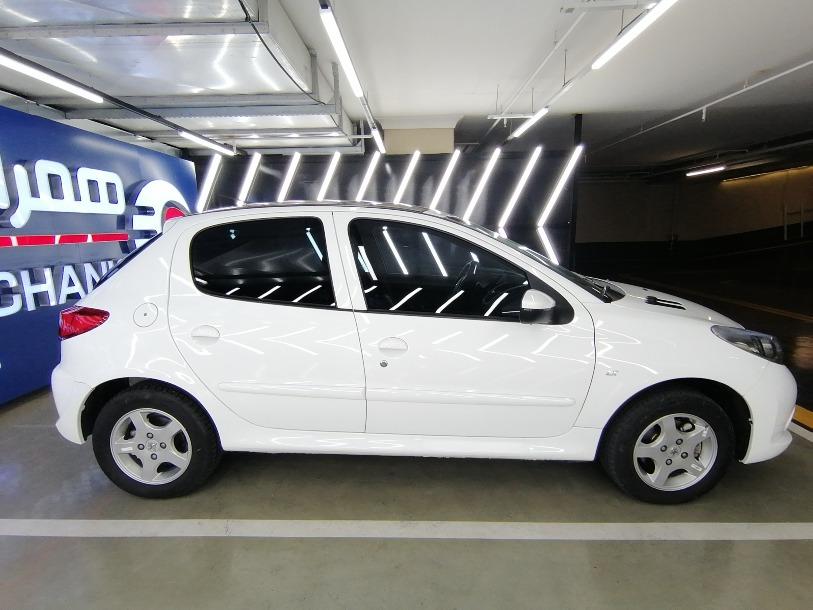 تصویر پژو 207 مدل 1400 ا دنده ای سقف شیشه ای دنده ای سقف شیشه ای