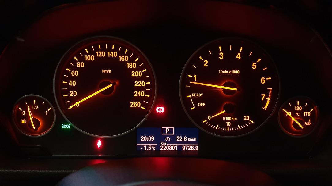 تصویر بی ام و سری 3 مدل 2013 ا 320i فول وارداتی 320i فول وارداتی