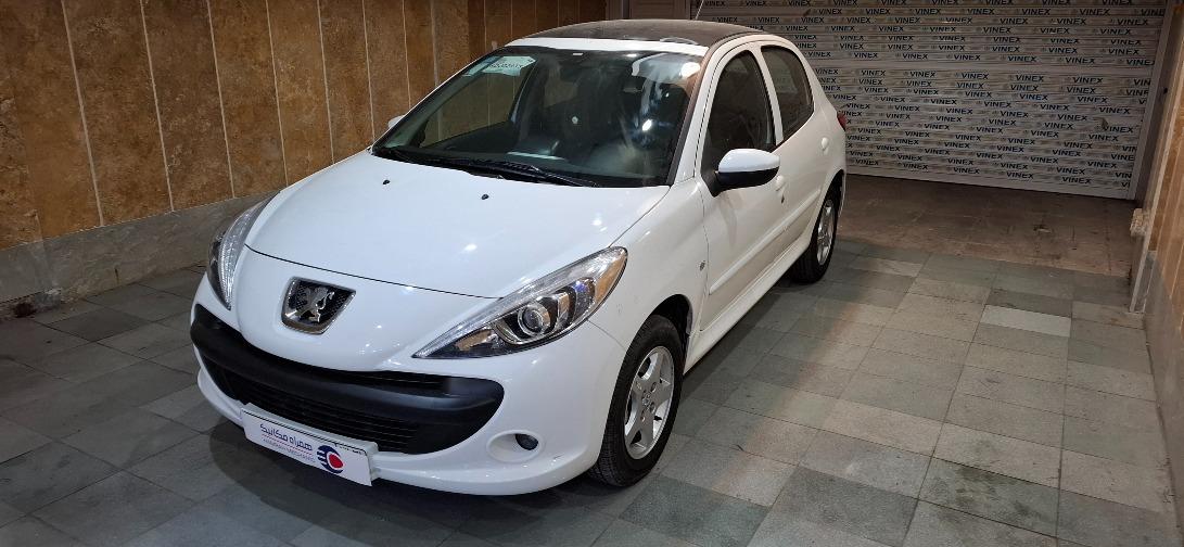 تصویر پژو 207 مدل 1404 ا دنده ای سقف شیشه ای - ESP ارتقا یافته دنده ای سقف شیشه ای - ESP ارتقا یافته