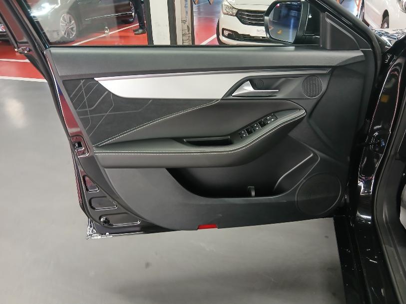 تصویر KMC J7 مدل 1404 ا اتوماتیک اتوماتیک