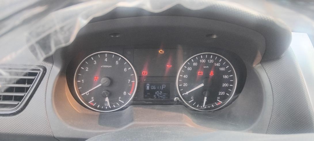 تصویر جک J4 مدل 1402 ا اتوماتیک اتوماتیک