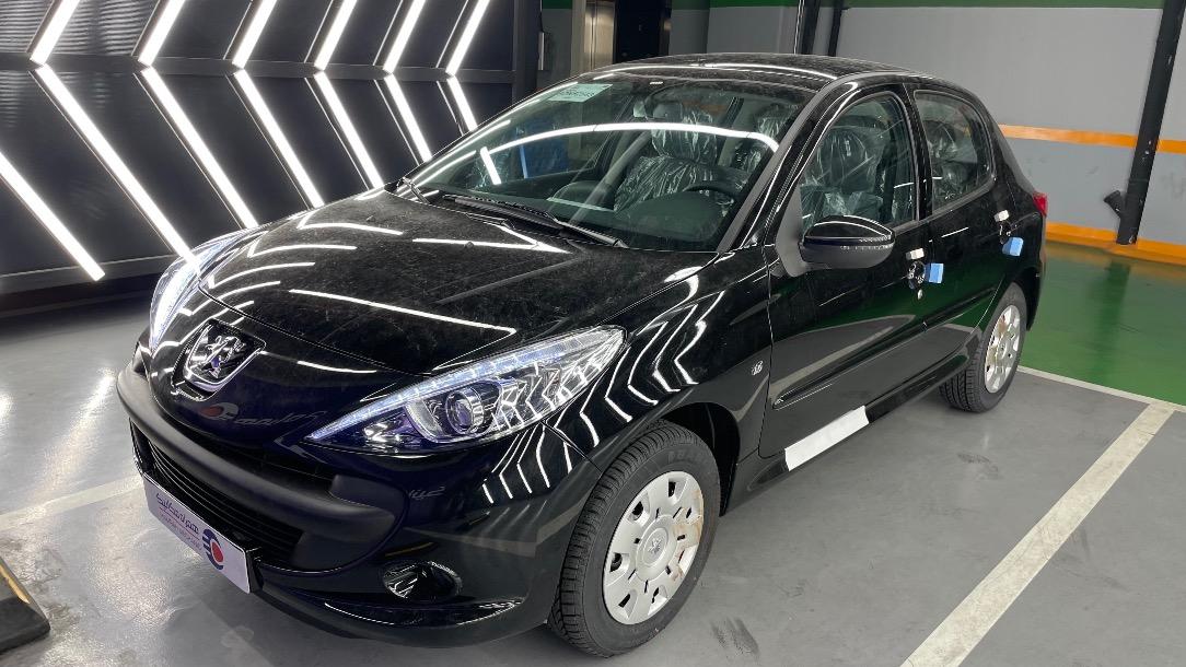 تصویر پژو 207 مدل 1404 ا دنده ای سقف شیشه ای - TU5P دنده ای سقف شیشه ای - TU5P