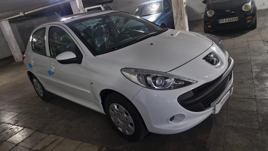 تصویر پژو 207 مدل 1404 ا دنده ای سقف شیشه ای - TU5P دنده ای سقف شیشه ای - TU5P