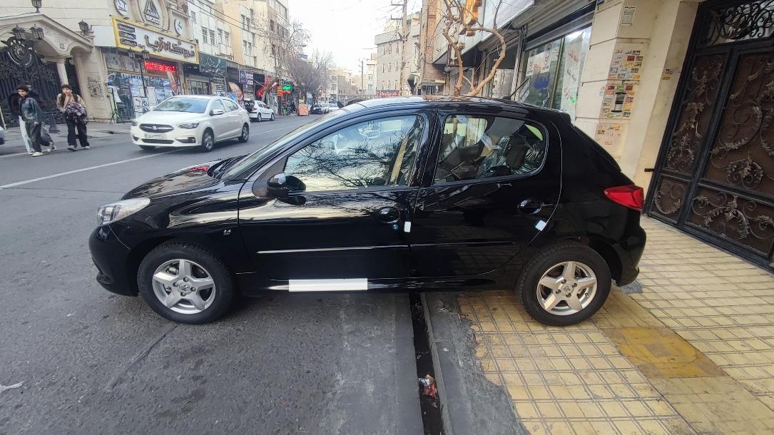 تصویر پژو 207 مدل 1404 ا دنده ای سقف شیشه ای - ESP ارتقا یافته دنده ای سقف شیشه ای - ESP ارتقا یافته