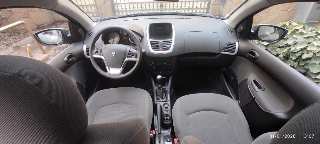 تصویر پژو 207 مدل 1402 ا دنده ای سقف شیشه ای دنده ای سقف شیشه ای