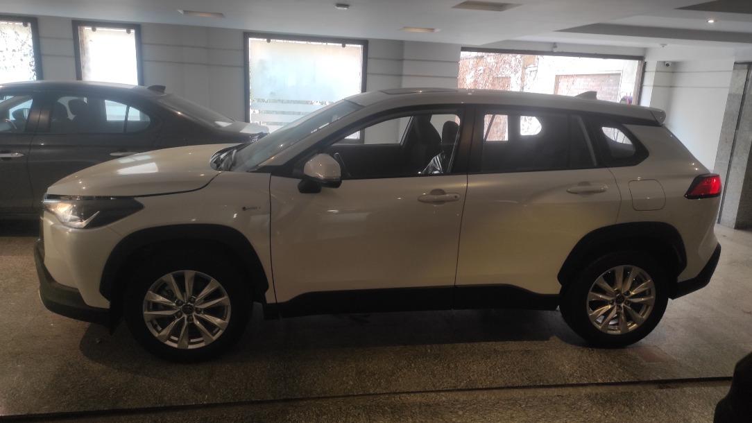 تصویر تویوتا کرولا کراس مدل 2025 ا هیبرید موتور 2000 هیبرید موتور 2000