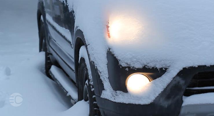 نکات مهم رانندگی در برف و یخ با خودروهای دنده ای و اتوماتیک