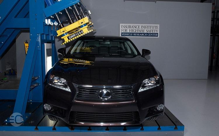 مقایسه بنز E200 با لکسوس GS از نظر ایمنی
