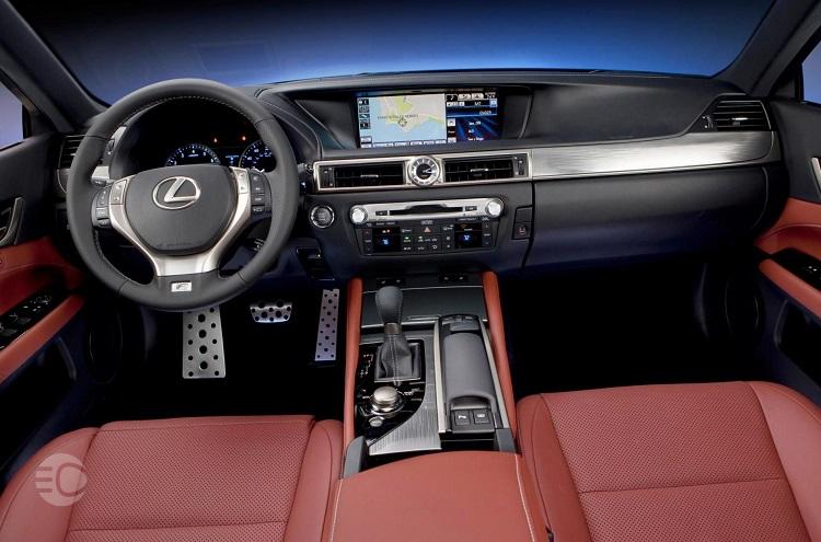 مقایسه بنز E200 با لکسوس GS از نظر طراحی داخلی