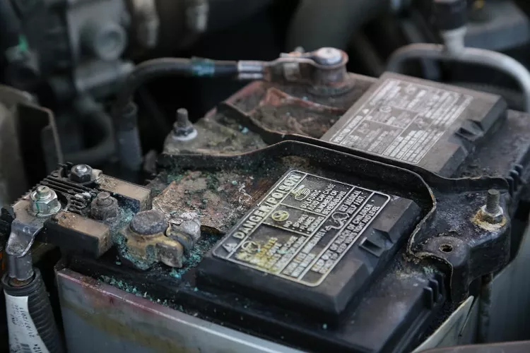 پایان عمر مفید باتری ماشین