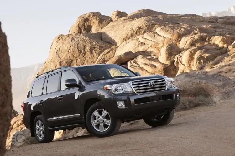 تویوتا لندکروزر 2013
