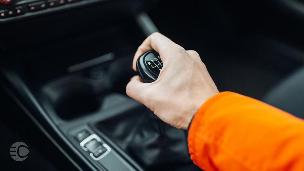 موقع شنیدن صدای غیرعادی گیربکس چه کنیم؟