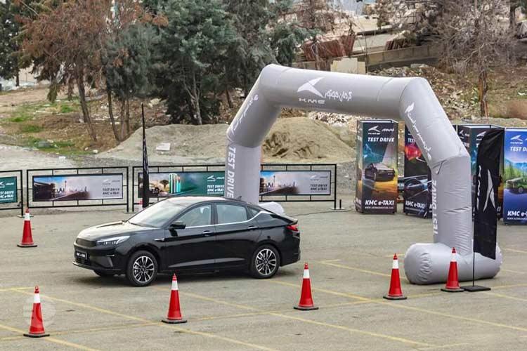 تست و بررسی کی ام سی j7 با رانندگی در جاده